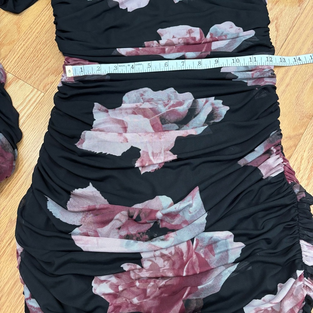 Le Chateau Floral Mesh Bodycon Dress - Picture 11 of 11